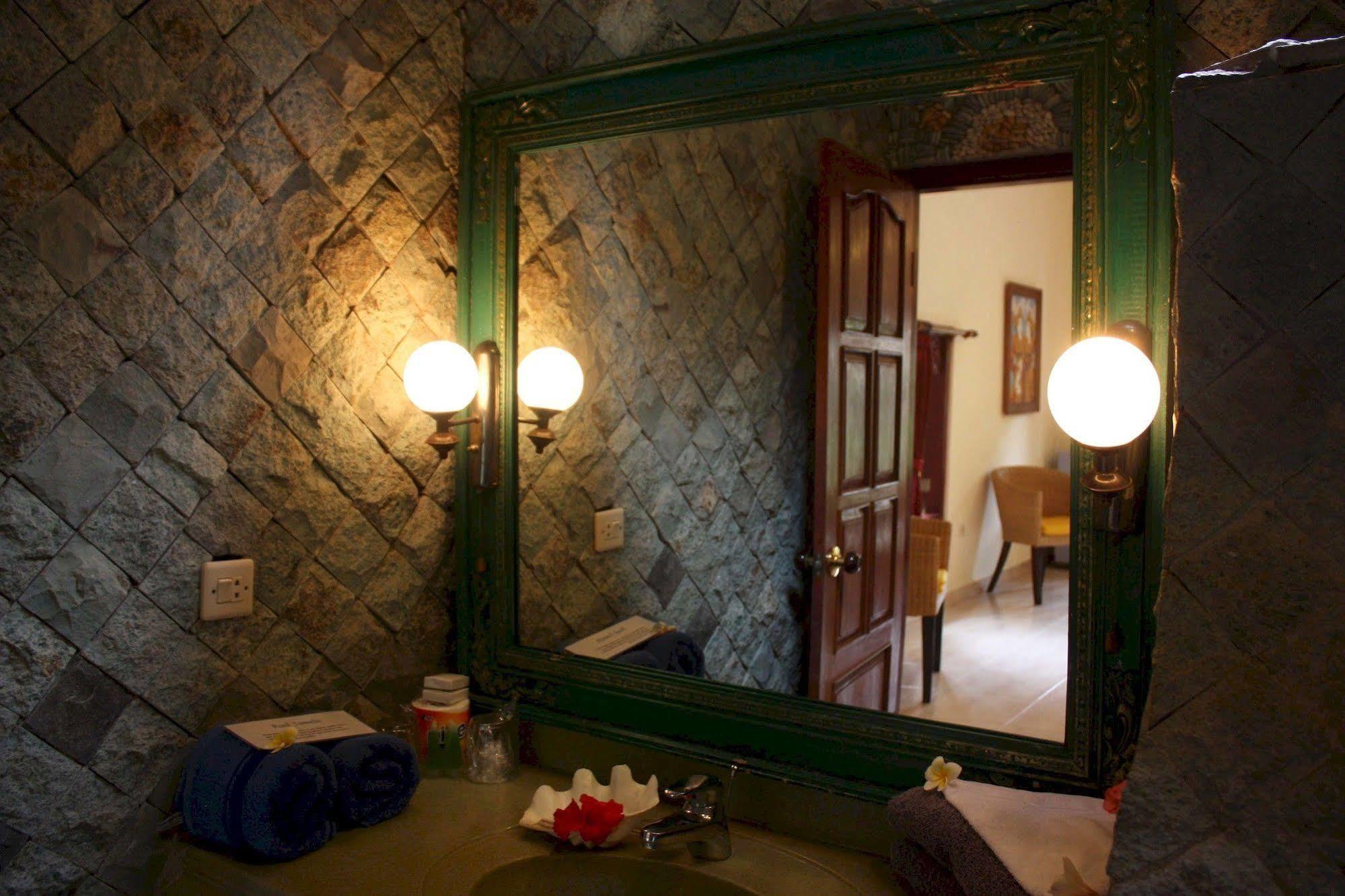 Rambutan Boutique Hotel Lovina Buitenkant foto